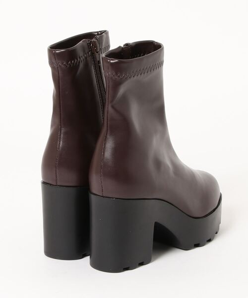 NOFALL（ノーフォール）の「ラウンドトゥ厚底プラットフォームストレッチショートブーツ（ブーツ・レディース・ブラック/グレイッシュベージュ/ダークブラウン・3L/SS/S/M/L/LL）」の5枚目の写真