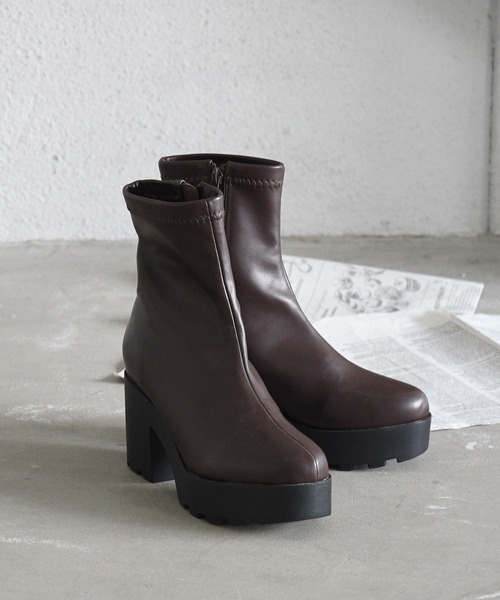 NOFALL（ノーフォール）の「ラウンドトゥ厚底プラットフォームストレッチショートブーツ（ブーツ・レディース・ブラック/グレイッシュベージュ/ダークブラウン・3L/SS/S/M/L/LL）」の22枚目の写真
