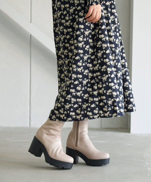 NOFALL（ノーフォール）の「ラウンドトゥ厚底プラットフォームストレッチショートブーツ（ブーツ・レディース・ブラック/グレイッシュベージュ/ダークブラウン・3L/SS/S/M/L/LL）」の12枚目の写真