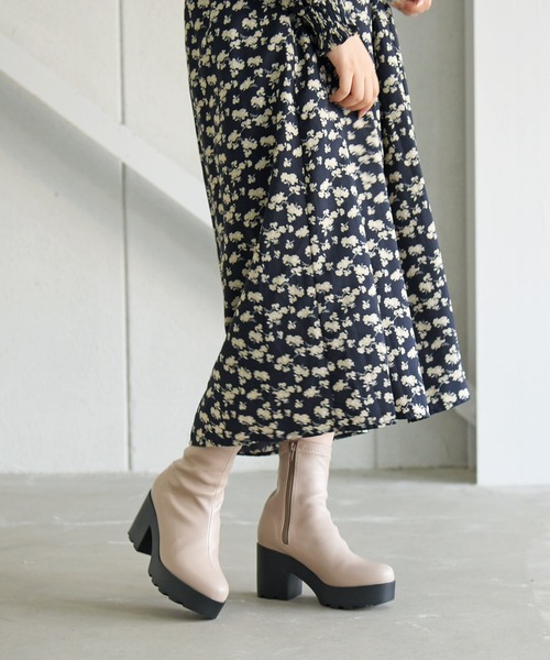 NOFALL（ノーフォール）の「ラウンドトゥ厚底プラットフォームストレッチショートブーツ（ブーツ・レディース・ブラック/グレイッシュベージュ/ダークブラウン・3L/SS/S/M/L/LL）」の14枚目の写真