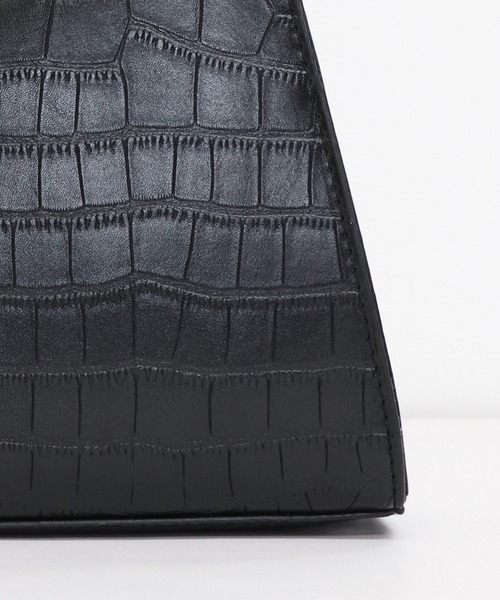 BLUEEAST（ブルーイースト）の「クロコ調フェイクレザーハンドバッグ（ハンドバッグ・レディース・ブラック/ブラウン・FREE）」の11枚目の写真