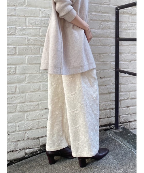 BEARDSLEY（ビアズリー）の「ウエストリブ刺繍パンツ（その他パンツ・レディース・アイボリー/ダークグレー・FREE）」の4枚目の写真