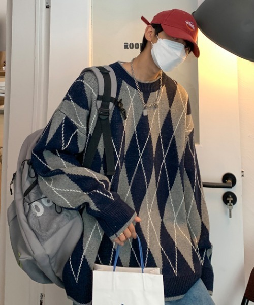 MGV（エムジーヴィー）の「ラウンドネックダイヤモンドユースセーター（ニット/セーター・メンズ・ブラウン/グレー/ネイビー・MEDIUM/LARGE/X-LARGE）」の8枚目の写真