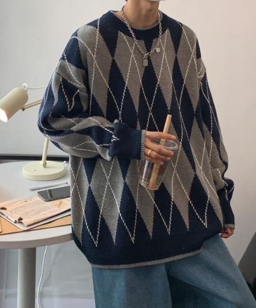MGV（エムジーヴィー）の「ラウンドネックダイヤモンドユースセーター（ニット/セーター・メンズ・ブラウン/グレー/ネイビー・MEDIUM/LARGE/X-LARGE）」の11枚目の写真