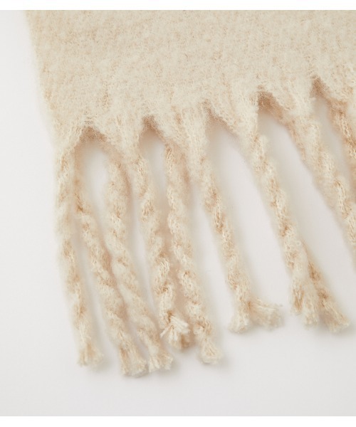 AZUL by moussy（アズールバイマウジー）の「FLUFFY STOLE/フラッフィーストール（ストール/ショール・レディース・ブラック系その他/イエロー系その他/グレー/アイボリー・FREE）」の9枚目の写真