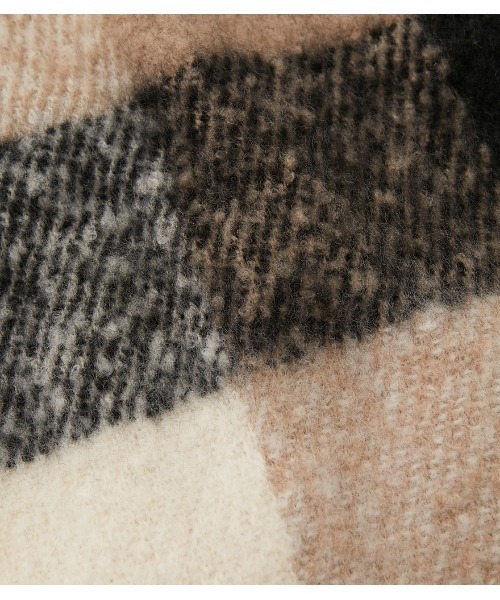 AZUL by moussy（アズールバイマウジー）の「FLUFFY STOLE/フラッフィーストール（ストール/ショール・レディース・ブラック系その他/イエロー系その他/グレー/アイボリー・FREE）」の16枚目の写真