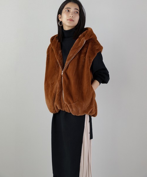 Bou Jeloud（ブージュルード）の「エコファーベスト（その他アウター・レディース・ベージュ/ブラウン/グリーン・38）」の4枚目の写真