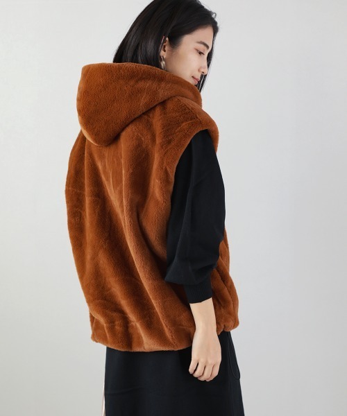 Bou Jeloud（ブージュルード）の「エコファーベスト（その他アウター・レディース・ベージュ/ブラウン/グリーン・38）」の7枚目の写真