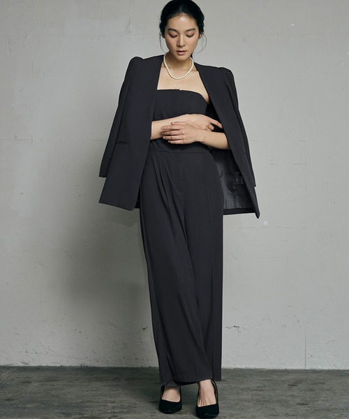 Flolia（フロリア）の「ノーカラージャケット・オールインワン