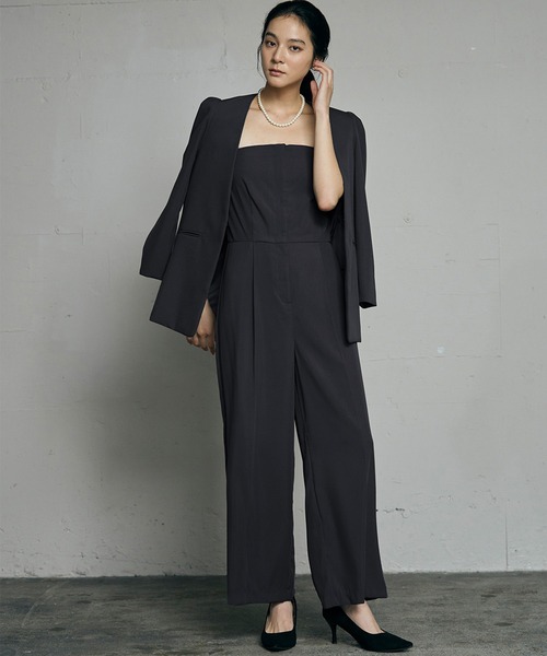 Flolia（フロリア）の「ノーカラージャケット・オールインワン