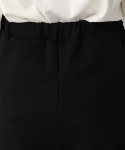 LEPSIM（レプシィム）の「マタニティ／センターピンタックフレアパンツ　258075（マタニティウェア/グッズ・レディース・ブラック/ブルー/グレイッシュベージュ・FREE）」の10枚目の写真