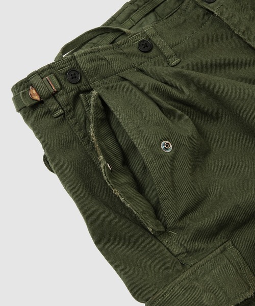 DAIRIKU(ダイリク)の「Wide Cargo Pants(カーゴパンツ・メンズ・オリーブ/サーモンピンク・S/M/L)」の4枚目の写真