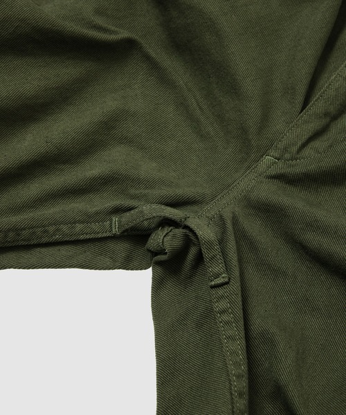 DAIRIKU(ダイリク)の「Wide Cargo Pants(カーゴパンツ・メンズ・オリーブ/サーモンピンク・S/M/L)」の6枚目の写真