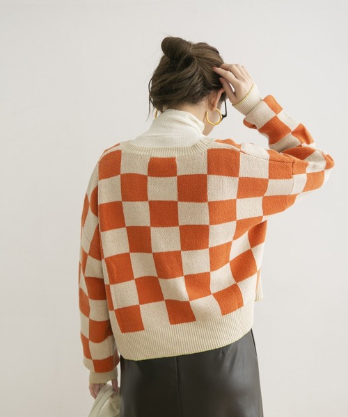 URBAN RESEARCH（アーバンリサーチ）の「チェッカーVネックカーディガン（カーディガン/ボレロ・レディース・ブルー系その他/オレンジ系その他・FREE）」の7枚目の写真