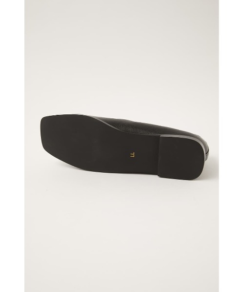 MOUSSY(マウジー)の「ANKLE STRAP FLAT パンプス(パンプス・レディース・オフホワイト/ブラック・MEDIUM/LARGE/SMALL)」の7枚目の写真