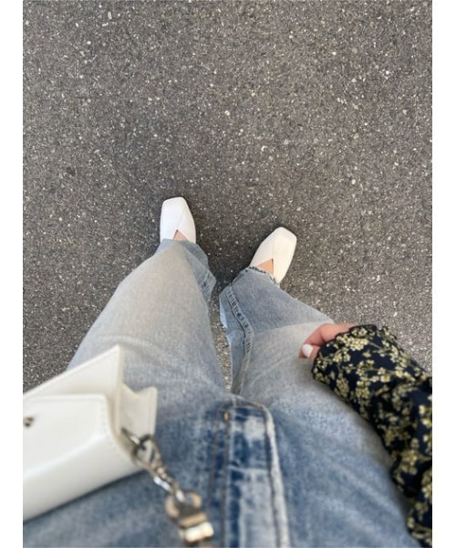 MOUSSY(マウジー)の「ANKLE STRAP FLAT パンプス(パンプス・レディース・オフホワイト/ブラック・MEDIUM/LARGE/SMALL)」の22枚目の写真