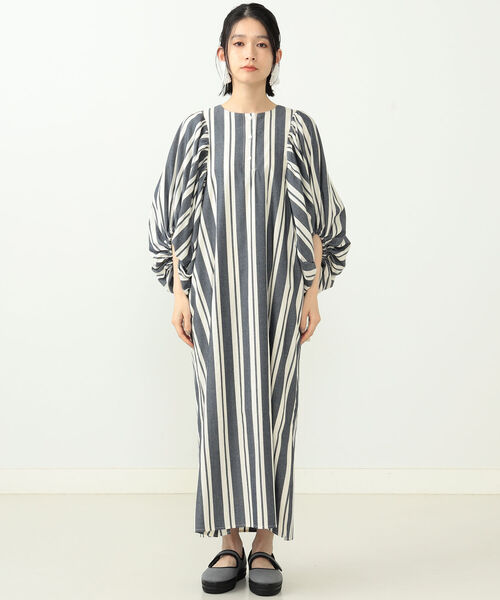 CAROLINA GLASER（カロリナ グレイサー）の「CAROLINA GLASER / ビッグスリーブ ストライプ ワンピース（ワンピース・レディース・ネイビー/ブラウン・ONE SIZE）」の15枚目の写真