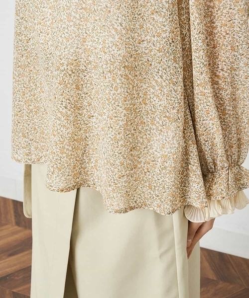 A de a.v.v（アードアー・ヴェ・ヴェ）の「小花柄フリルブラウス（シャツ/ブラウス・レディース・パープル/イエロー・39）」の9枚目の写真