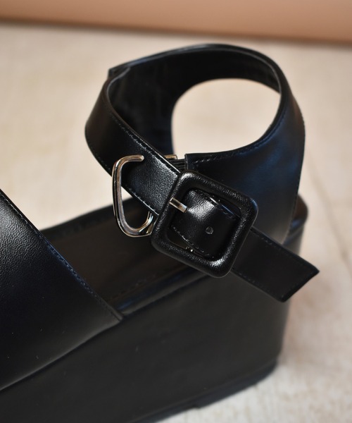 ems excite(エムズエキサイト)の「プラットフォームサンダル(サンダル・レディース・ブラック/オフホワイト/ブラック系その他・M/L)」の11枚目の写真