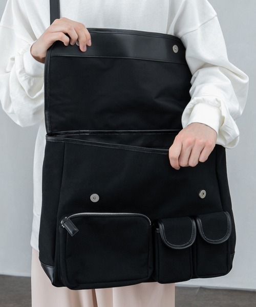 kutir(クティール)の「ビッグショルダーバッグ(ショルダーバッグ・メンズ・ブラック/イエロー/グリーン・FREE)」の7枚目の写真