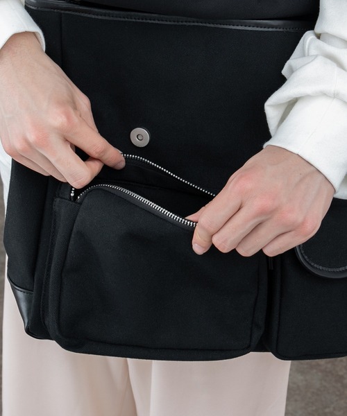 kutir(クティール)の「ビッグショルダーバッグ(ショルダーバッグ・メンズ・ブラック/イエロー/グリーン・FREE)」の9枚目の写真