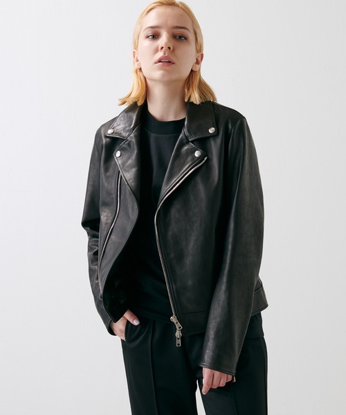 Lui's（ルイス）の「プレミアムスビンモダンベーシックTシャツ（Tシャツ/カットソー・メンズ・ホワイト/ブラック/ライトベージュ・SMALL/MEDIUM）」の5枚目の写真