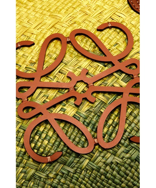 LOEWE（ロエベ）の「アナグラム バスケットバッグ (イラカヤシ＆カーフ)（かごバッグ・レディース・イエロー×グリーン・ONE SIZE）」の5枚目の写真