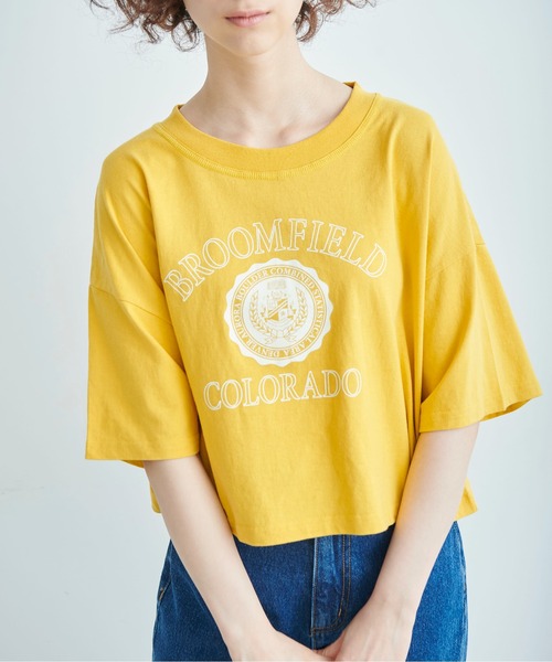FREE'S MART(フリーズマート)の「◆カレッジロゴショート丈Tシャツ(Tシャツ/カットソー・レディース・イエロー/ホワイト/ブルー・FREE)」の3枚目の写真
