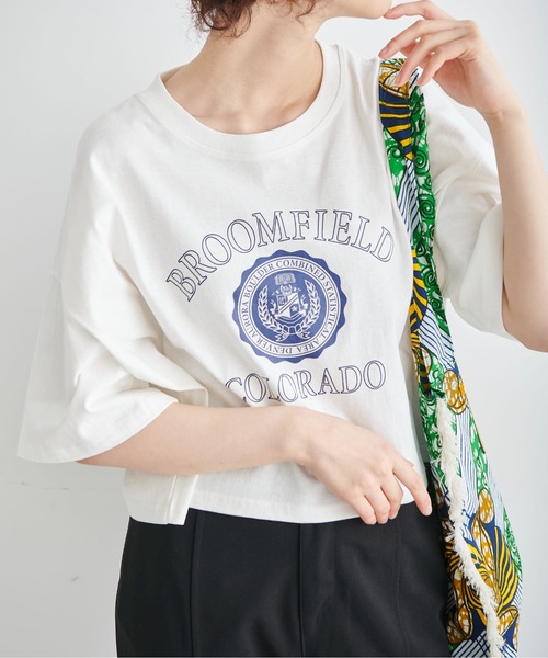 FREE'S MART(フリーズマート)の「◆カレッジロゴショート丈Tシャツ(Tシャツ/カットソー・レディース・イエロー/ホワイト/ブルー・FREE)」の4枚目の写真