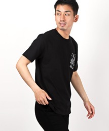 ペイズリー柄ポケットプリントTシャツ