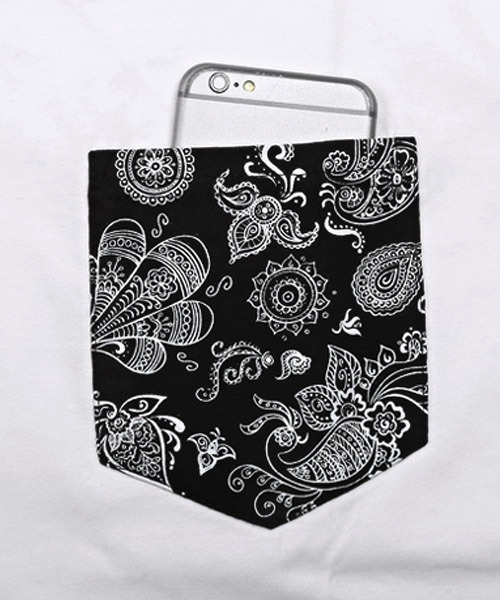セール】ペイズリー柄ポケットプリントTシャツ（Tシャツ