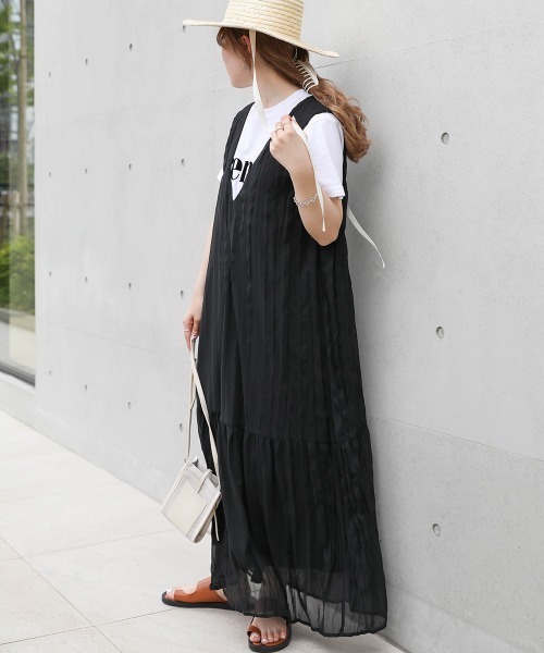 Bab(バブ)の「シワプリーツジャンパーワンピース(ワンピース・レディース・ブラック/パープル/オフホワイト・M)」の1枚目の写真