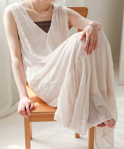 Bab(バブ)の「シワプリーツジャンパーワンピース(ワンピース・レディース・ブラック/パープル/オフホワイト・M)」の22枚目の写真