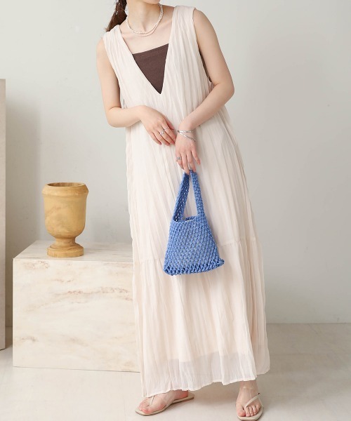 Bab(バブ)の「シワプリーツジャンパーワンピース(ワンピース・レディース・ブラック/パープル/オフホワイト・M)」の4枚目の写真