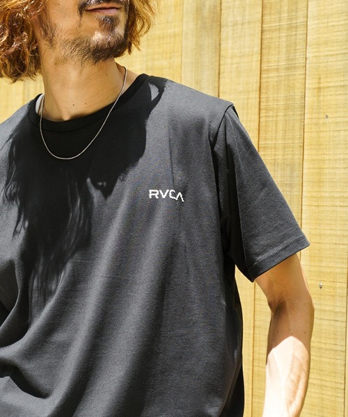 RVCA（ルーカ）の「RVCA メンズ 【RVCA x AZUL BY MOUSSY】 RVCA ^AZUL RADAR TEE Ｔシャツ【2022年夏モデル】/ルーカ半袖バックプリントTシャツ（Tシャツ/カットソー・メンズ・ホワイト/ブラック/ベージュ・MEDIUM/LARGE）」の18枚目の写真