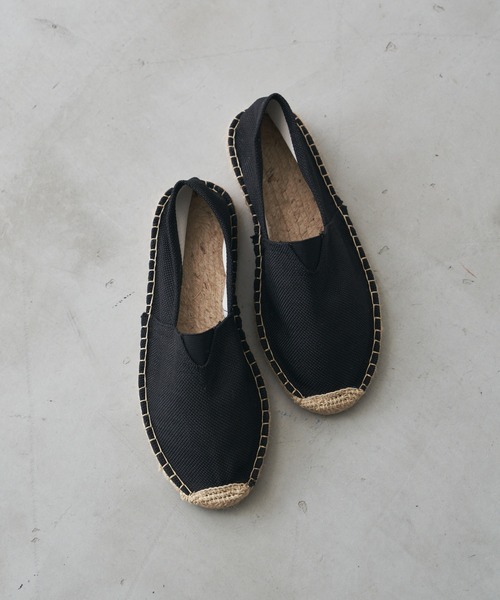 Libra Cue（リブラ キュー）の「“エスパドリーユスリッポン”　　　　　　　　　　　　　　　　　　　　　　　　　　　　　　　　　　　　　　　　かかとを踏んでサンダルとしても使える、夏らしい素材のスリッポン（スリッポン・レディース・ホワイト/ブラック・S/M/L）」の15枚目の写真