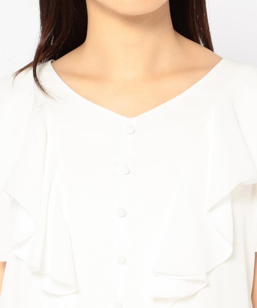 MISCH MASCH（ミッシュマッシュ）の「ラッフル袖カバーリングカラーブラウス（シャツ/ブラウス・レディース・ブラック/ホワイト・MEDIUM）」の6枚目の写真