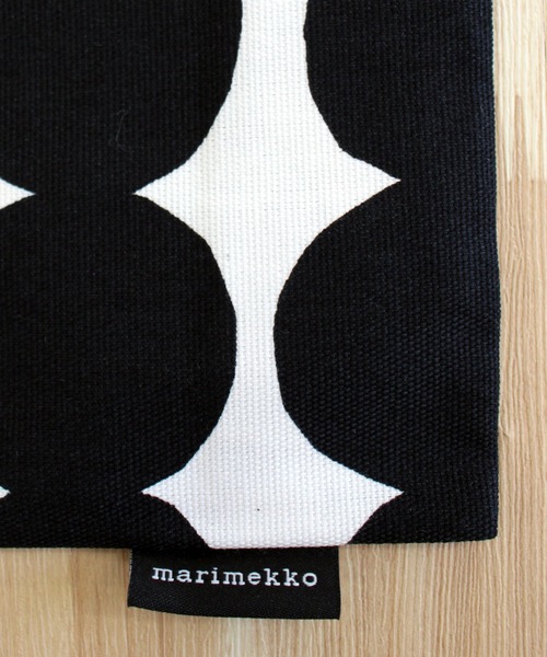 marimekko（マリメッコ）の「Rasymatto/Pieni Siirtolapuutarha/Pieni Unikko/Jokeri Papajo/Keidas/Leikko/Lokki TOTE BAG（トートバッグ・レディース・ピンク系その他/ブラック系その他/グリーン系その他/ブラック系その他2/ブラック系その他3/ベージュ/ブルーグリーン/オレンジ系その他2/オレンジ/オレンジ系その他・FREE）」の12枚目の写真