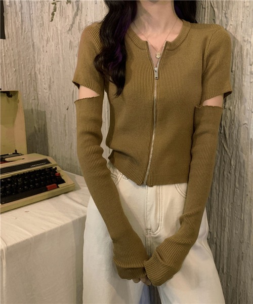 Jewelobe(ジュエローブ)の「カットアウトジップアップニットプルオーバー(ニット/セーター・レディース・ホワイト/ブラック/ブラウン/グレー・FREE)」の4枚目の写真