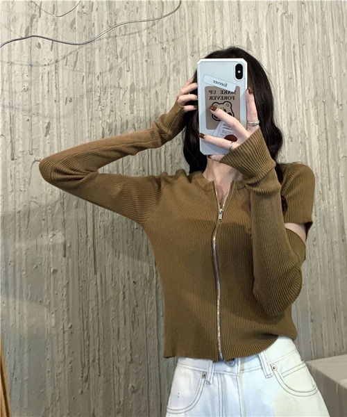 Jewelobe(ジュエローブ)の「カットアウトジップアップニットプルオーバー(ニット/セーター・レディース・ホワイト/ブラック/ブラウン/グレー・FREE)」の6枚目の写真