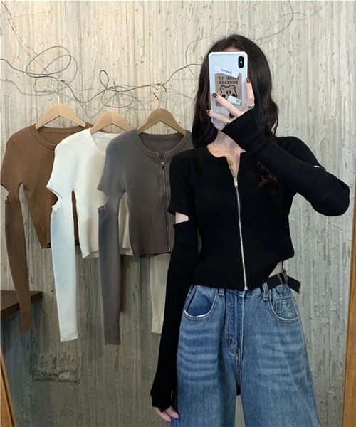 Jewelobe(ジュエローブ)の「カットアウトジップアップニットプルオーバー(ニット/セーター・レディース・ホワイト/ブラック/ブラウン/グレー・FREE)」の7枚目の写真