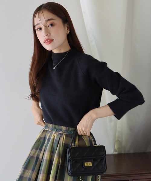 BLUEEAST（ブルーイースト）の「ハイネックニット（ニット/セーター・レディース・ブラック/オレンジ/ブルー/グリーン/アイボリー/モカ/ピンク/ブルーグレー・MEDIUM）」の3枚目の写真