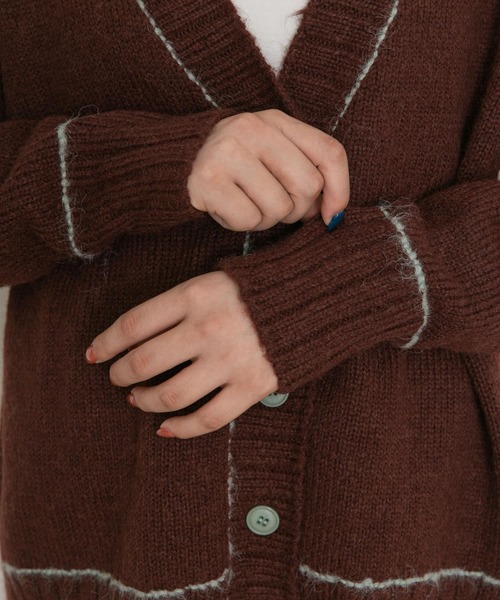 UR Lab.（アーバンリサーチラボ）の「配色ステッチルーズカーディガン（カーディガン/ボレロ・レディース・グレー/オフホワイト/ブラウン・FREE）」の4枚目の写真