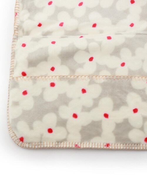 one'sterrace（ワンズテラス）の「◆【あったか】Wpc. クッションブランケット（ブランケット・レディース・ブラック/ナチュラル/ホワイト系・99）」の5枚目の写真