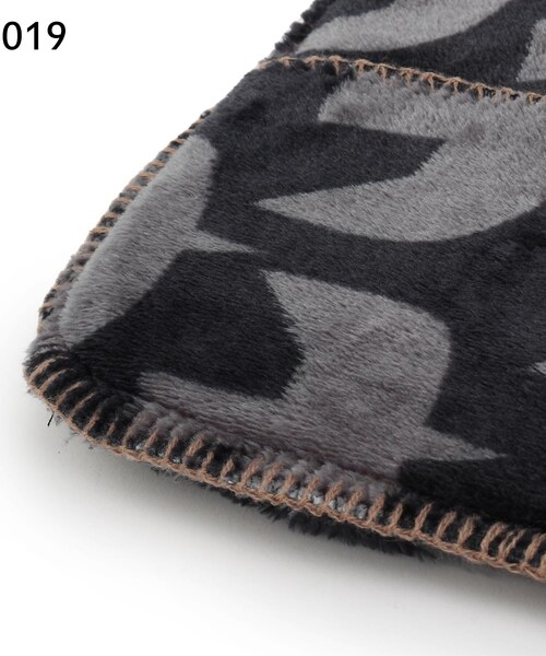 one'sterrace（ワンズテラス）の「◆【あったか】Wpc. クッションブランケット（ブランケット・レディース・ブラック/ナチュラル/ホワイト系・99）」の11枚目の写真