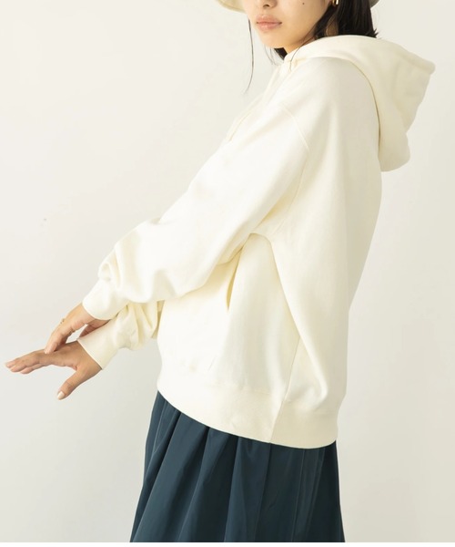 koe（コエ）の「ヴィンテージライクジェンダーレス裏起毛パーカー（パーカー・レディース・カーキ/ブルー/アイボリー/チャコールグレー・M/L/S）」の2枚目の写真