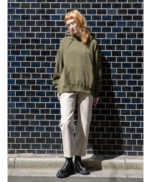 koe（コエ）の「ヴィンテージライクジェンダーレス裏起毛パーカー（パーカー・レディース・カーキ/ブルー/アイボリー/チャコールグレー・M/L/S）」の8枚目の写真