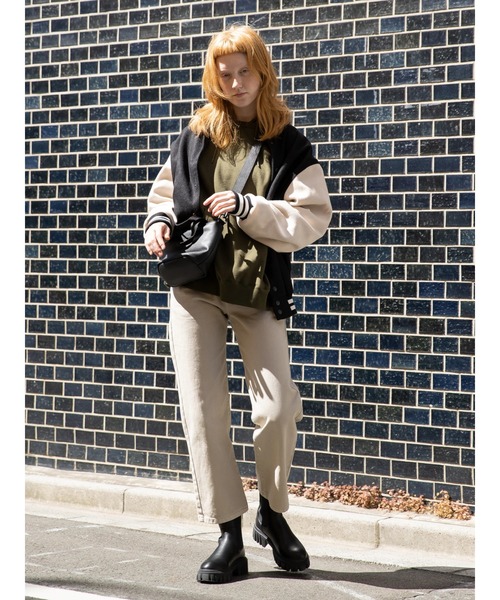 koe（コエ）の「ヴィンテージライクジェンダーレス裏起毛パーカー（パーカー・レディース・カーキ/ブルー/アイボリー/チャコールグレー・M/L/S）」の11枚目の写真