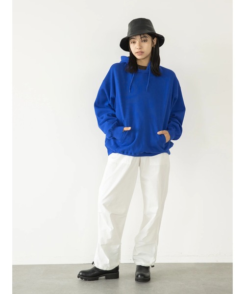 koe（コエ）の「ヴィンテージライクジェンダーレス裏起毛パーカー（パーカー・レディース・カーキ/ブルー/アイボリー/チャコールグレー・M/L/S）」の16枚目の写真