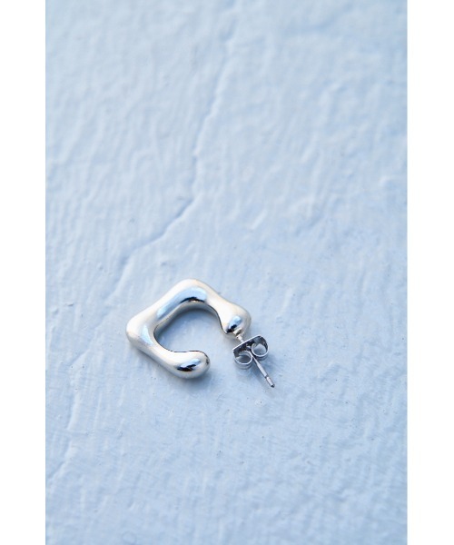 AZUL by moussy（アズールバイマウジー）の「ROUGH HOOP METAL EARRINGS/ラフフープメタルイヤリング（ピアス（両耳用）・レディース・ゴールド系その他/シルバー・FREE）」の7枚目の写真